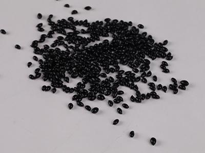 Adhesivo en pellets de fusión en caliente negro para moldeo a baja presión 8620BM