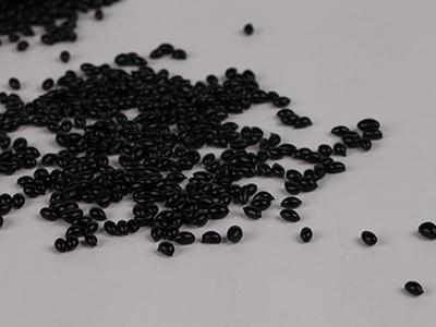Adhesivo en pellets de fusión en caliente resistente a la oxidación para moldeo a baja presión 8675BM