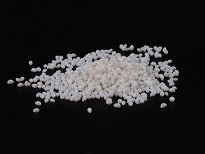 Adhesivo de fusión en caliente de PES en pellets de alta temperatura 3150M